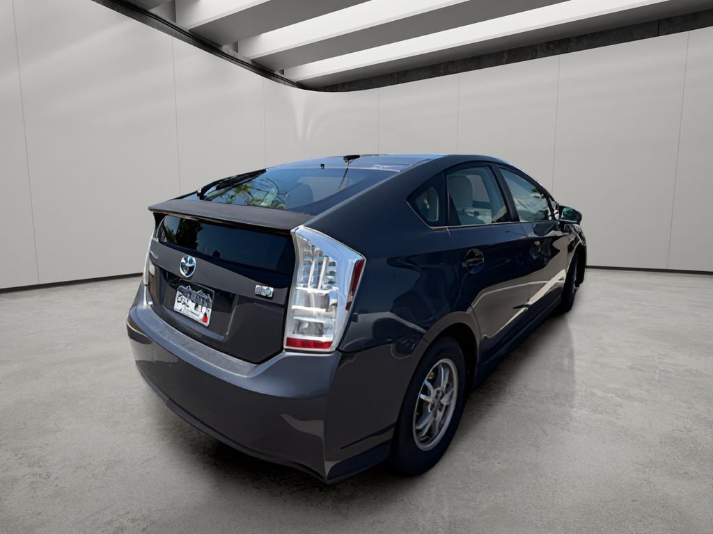 Used 2010 Winter Gray Metallic Toyota III image 2