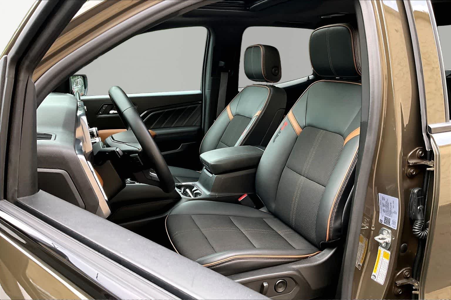 Used 2023 Deep Bronze Metallic GMC 4WD AT4 image 8
