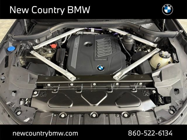 Used 2023 Green BMW xDrive40i image 28