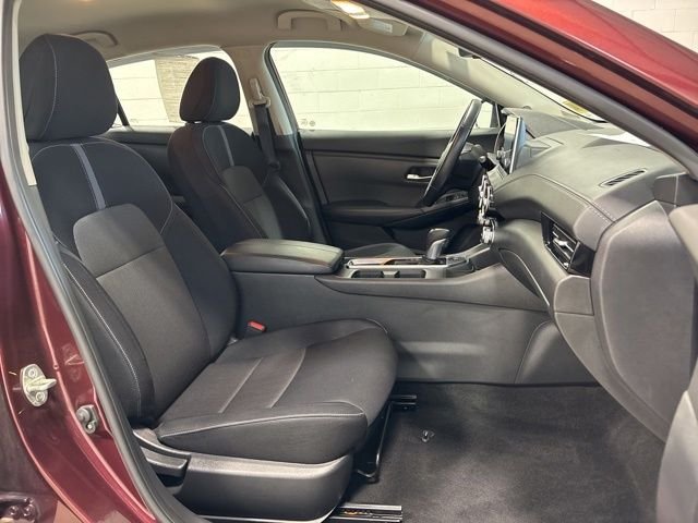 Used 2020 Rosewood Metallic Nissan SV image 12
