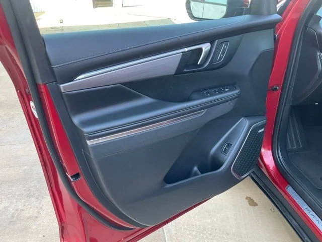 Used 2025 Red Buick Preferred image 5