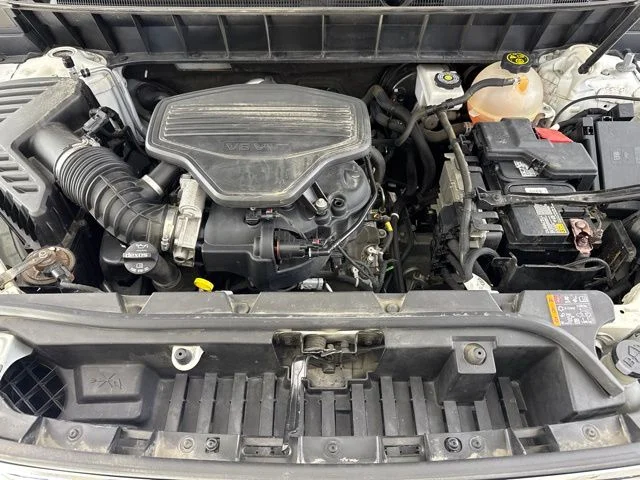 Used 2019 White GMC SLE-2 image 17
