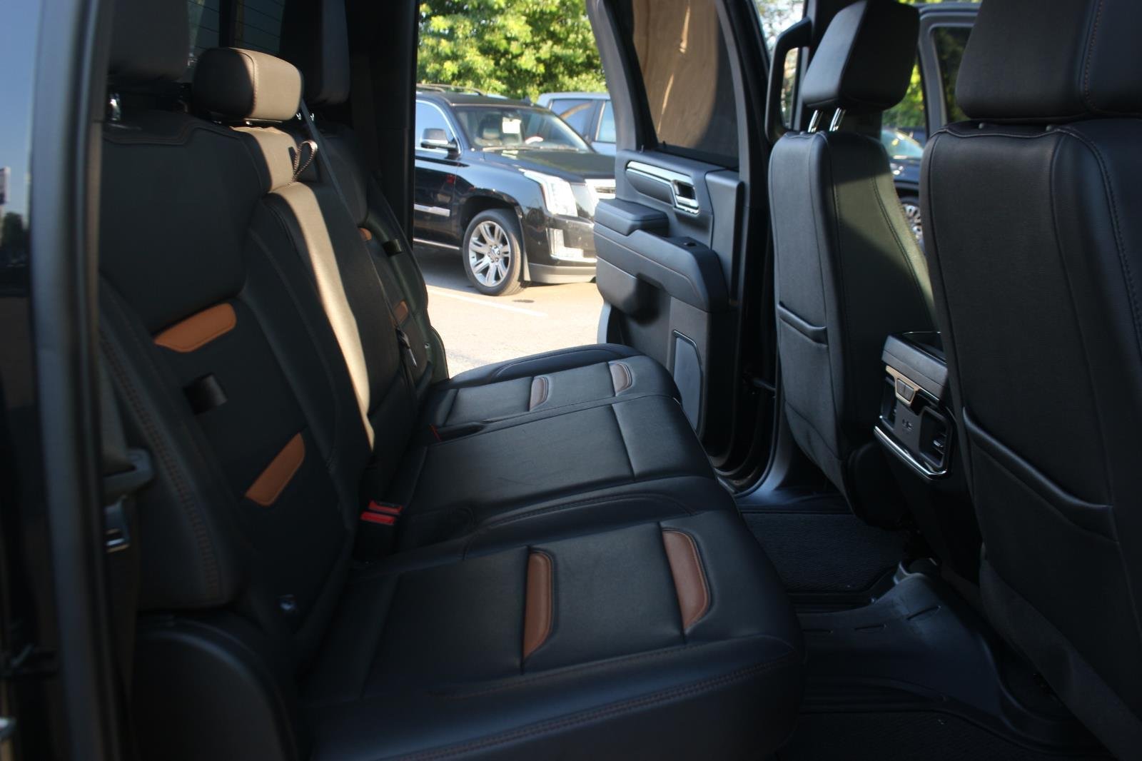 Used 2024 Onyx Black GMC AT4 image 37
