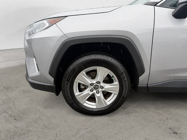 Used 2021 Silver Sky Metallic Toyota XLE image 9