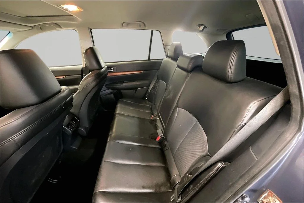 Used 2014 Twilight Blue Subaru 2.5i image 24