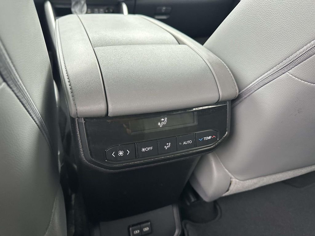 Used 2024  Toyota XLE image 12