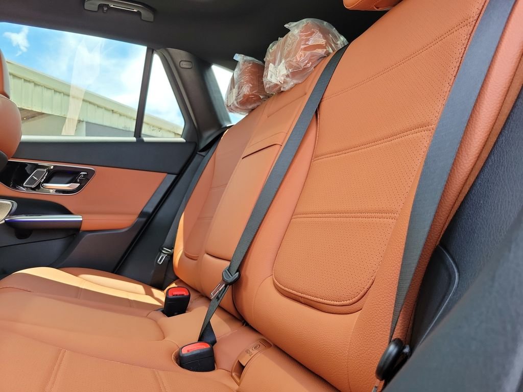New 2027 MANUFAKTUR Alpine Grey Mercedes-Benz GLC 300 image 9