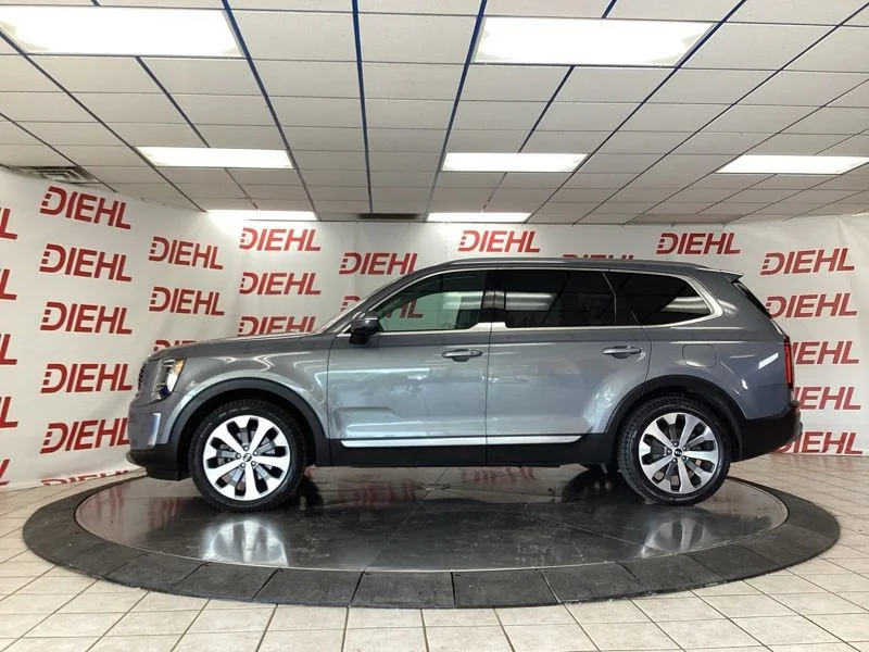 Used 2020 Silver Kia S image 4