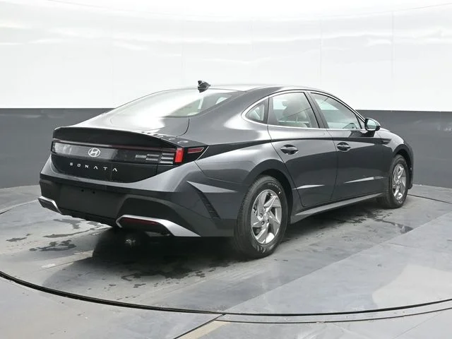 New 2026 Gray Hyundai SE image 9