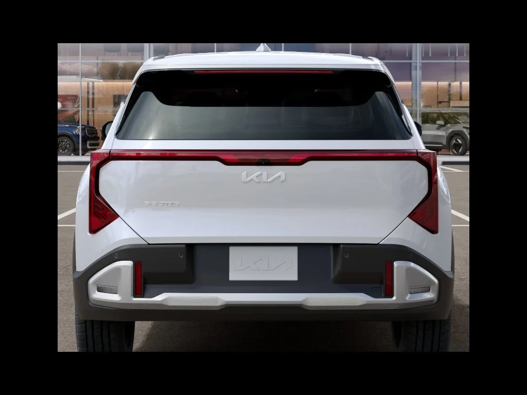 New 2027 Snow White Pearl Kia EX image 13