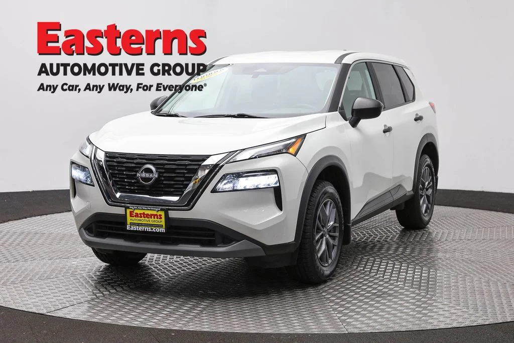 Used 2023 White Nissan S image 1
