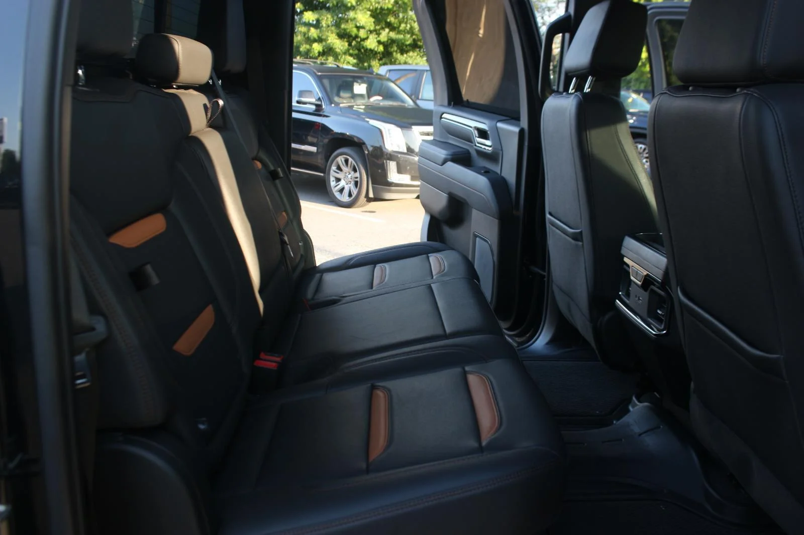Used 2024 Onyx Black GMC AT4 image 37