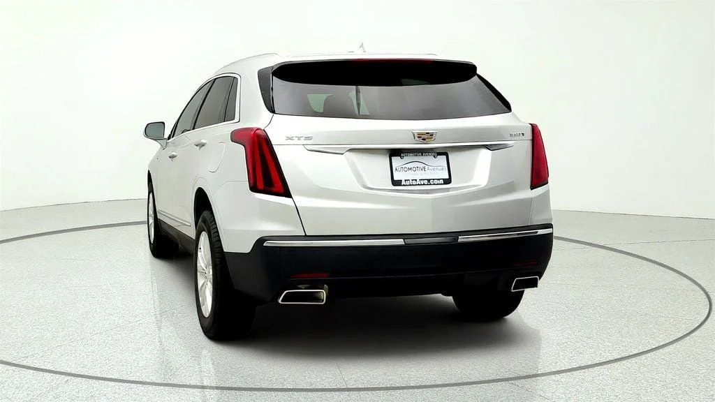 Used 2020 Radiant Silver Metallic Cadillac FWD 4dr Luxury image 6