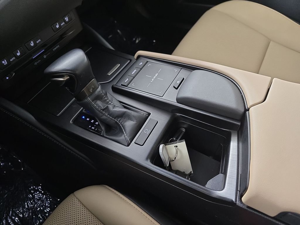 Used 2020 White Pearl Lexus 350 image 27