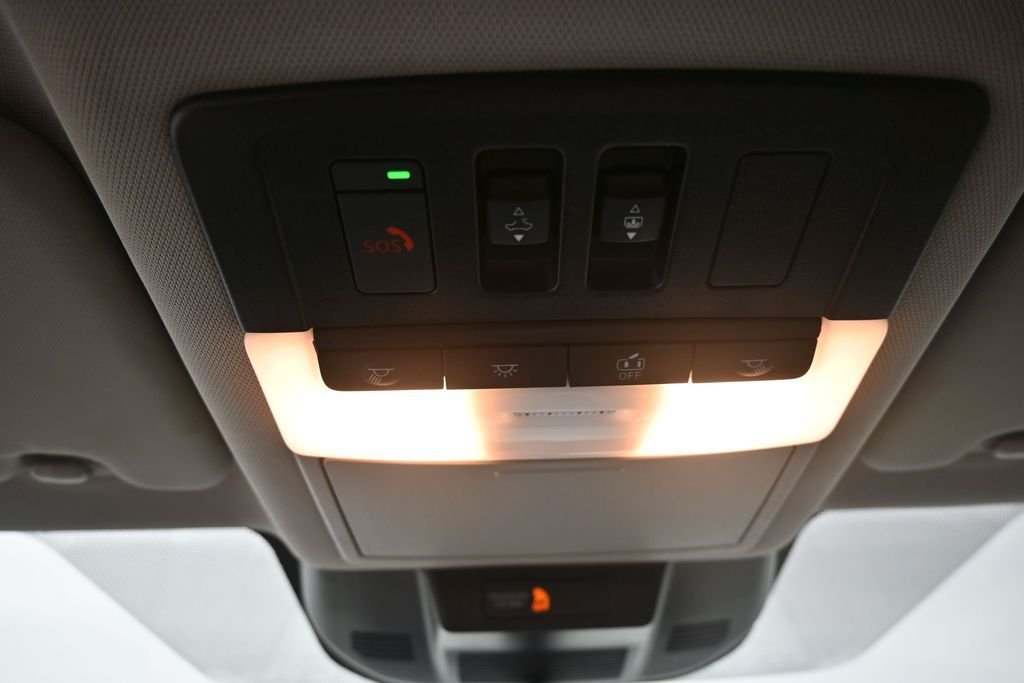 Used 2023 Pearl White Nissan SL image 13