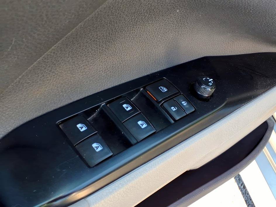 Used 2018 Celestial Silver Metallic Toyota L image 15
