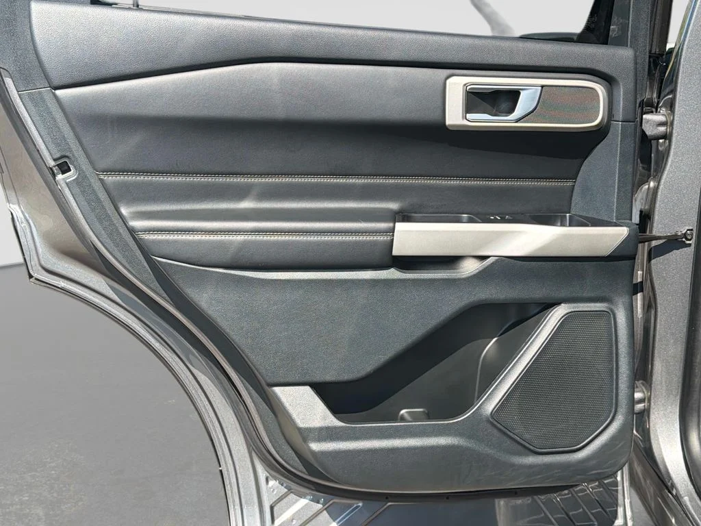 Used 2023 Gray Metallic Ford XLT image 13