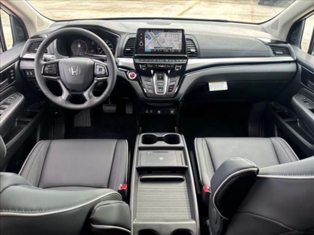 New 2026 Platinum White Pearl Honda Touring image 13