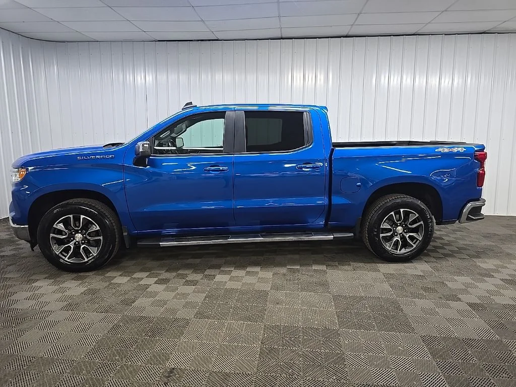 Used 2024 Blue Chevrolet LT image 5