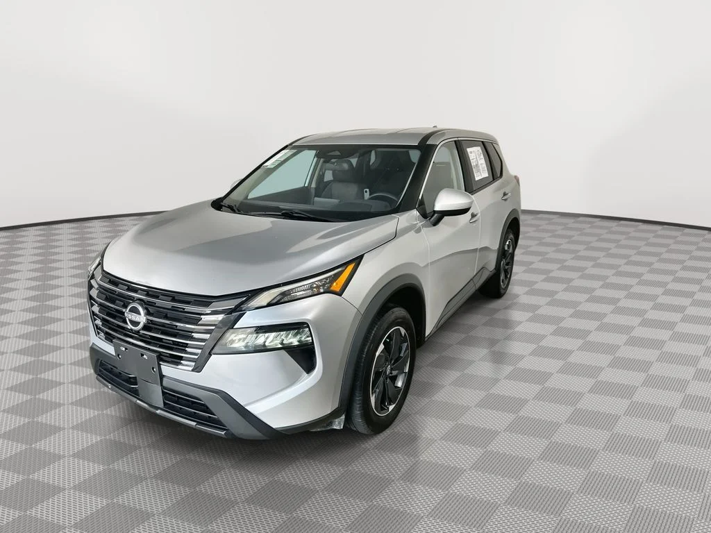 Certified Used 2024 Silver Nissan SV image 4