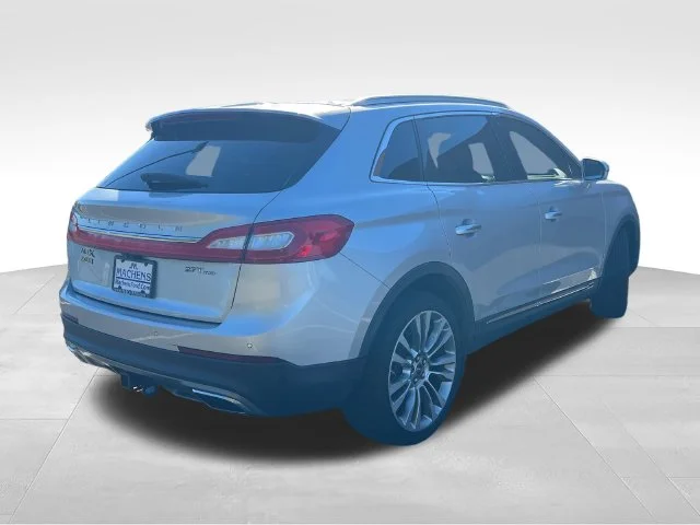 Used 2017 Silver Lincoln Reserve image 11