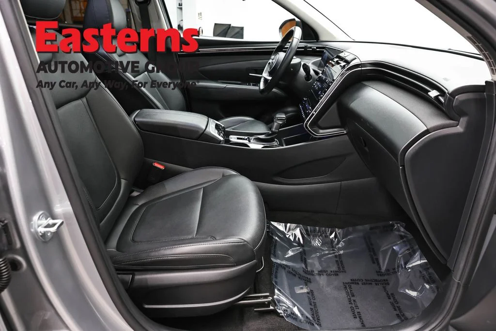 Used 2023 Silver Hyundai SEL image 25