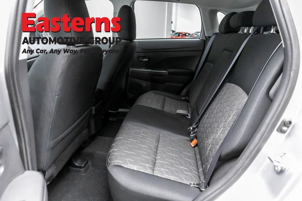 Used 2025 Silver Mitsubishi 2.0 SE image 20