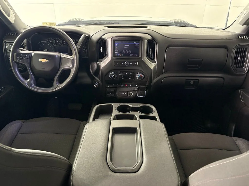 Used 2024 White Chevrolet Custom image 31