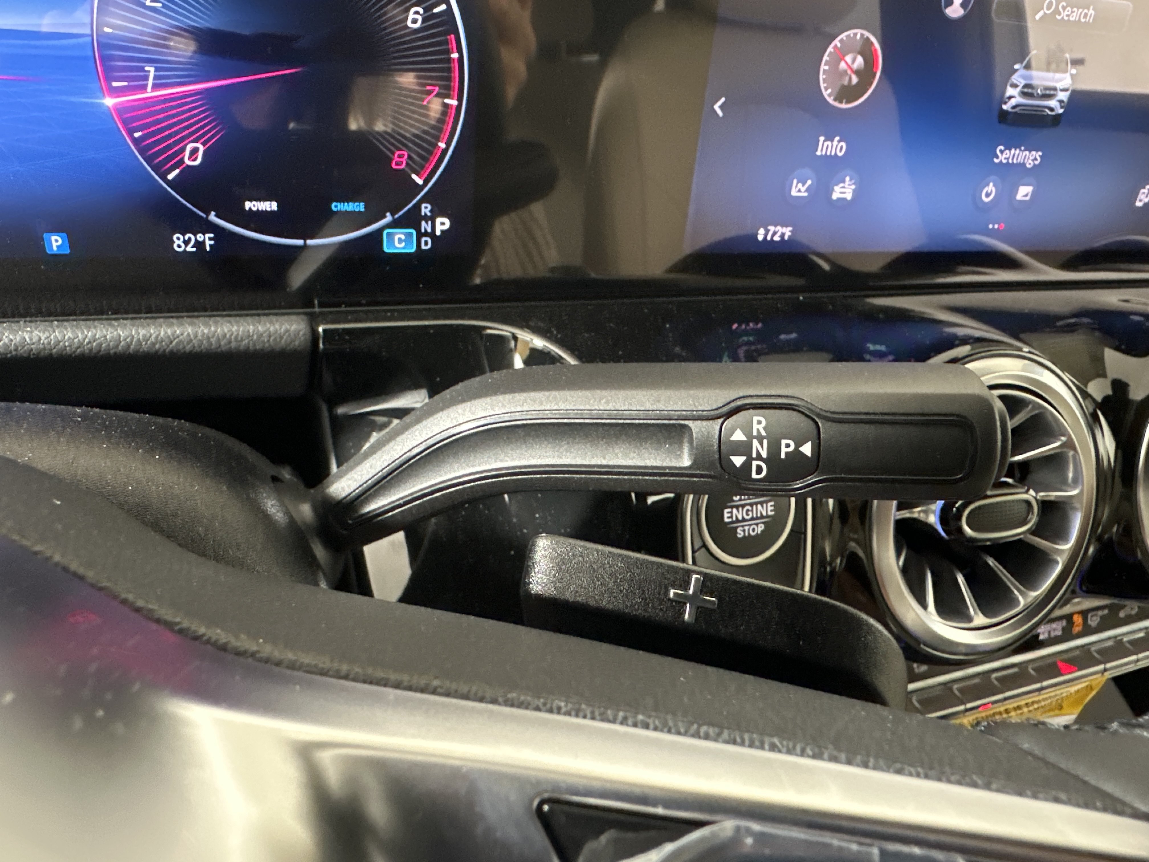 New 2026 POLAR WHITE Mercedes-Benz GLA 250 image 21