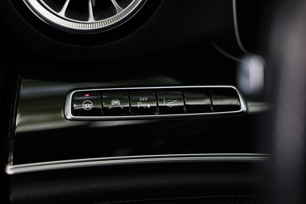 Used 2020 Brilliant Blue Metallic Mercedes-Benz Base image 36