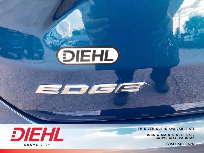 Used 2020 Green Ford SEL image 11