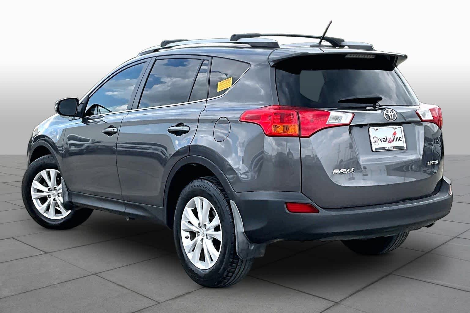 Used 2014 Magnetic Gray Metallic Toyota Limited image 12