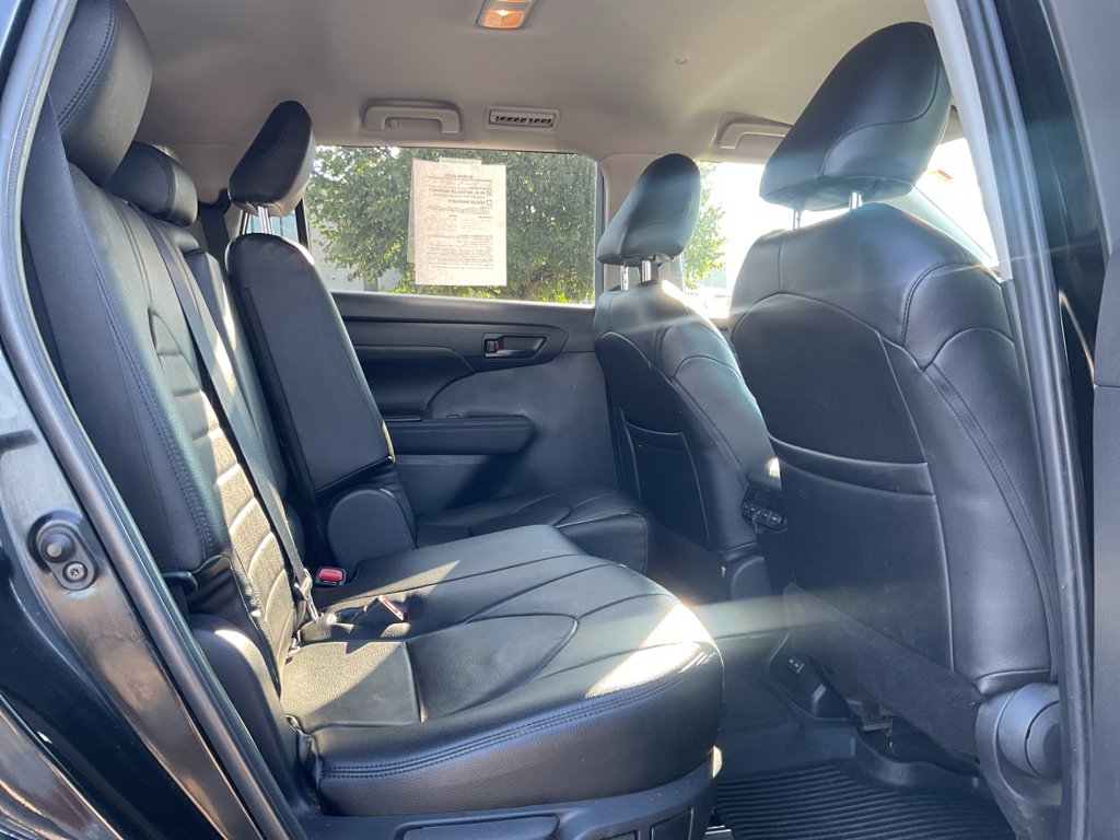 Used 2023 Midnight Black Metallic Toyota L image 12