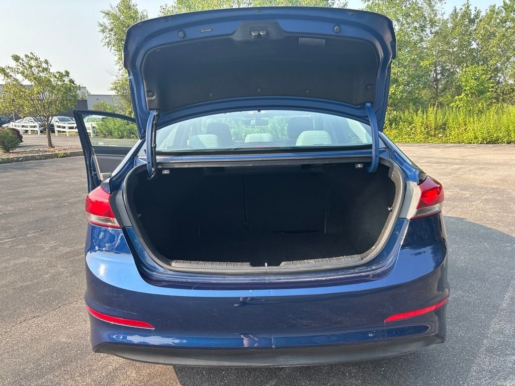 Used 2017 Blue Hyundai SE image 13