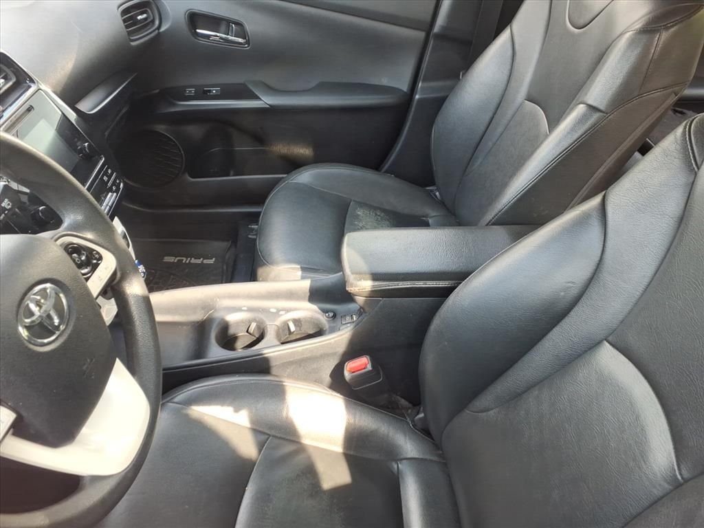 Used 2018 Gray Toyota Two image 9