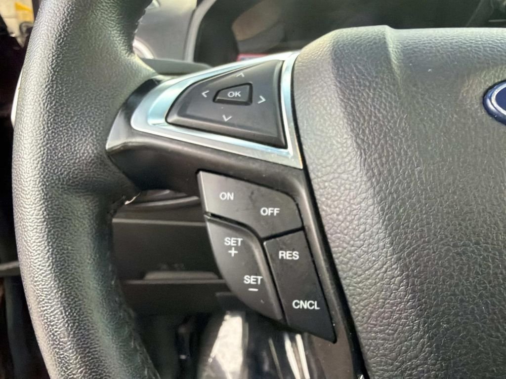 Used 2024 Red Ford SEL image 30