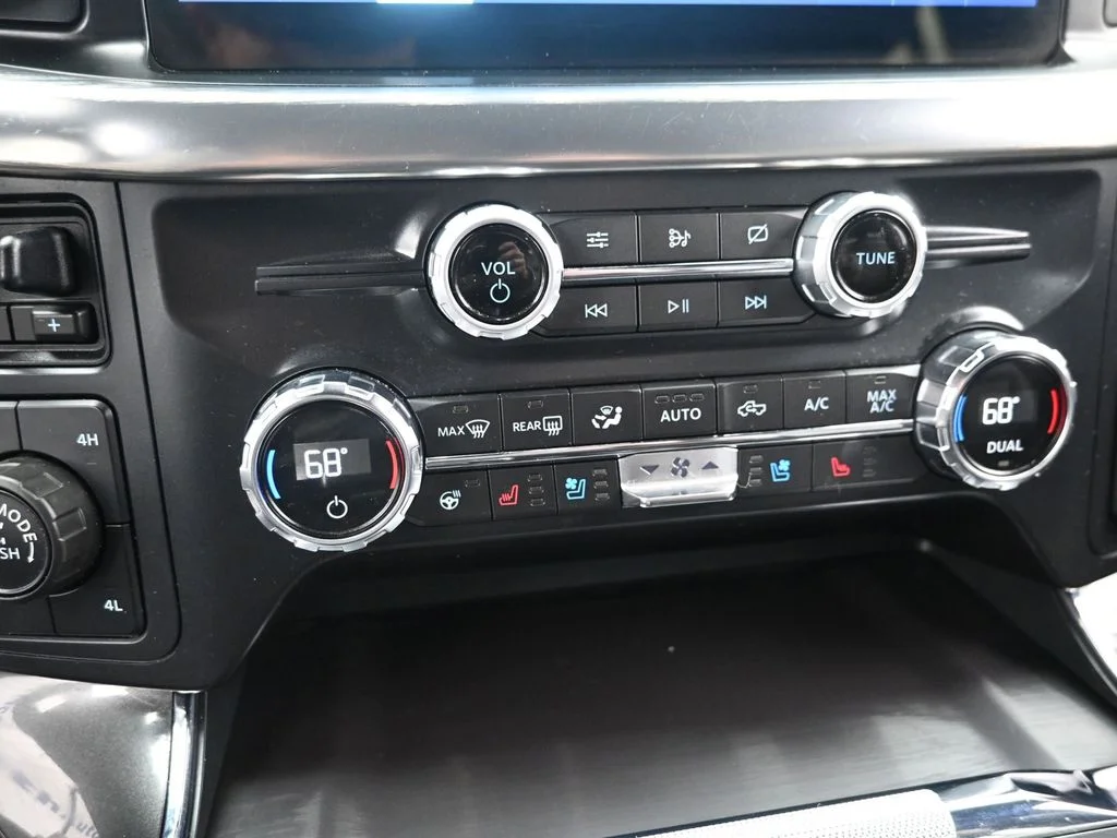 Used 2021 White Ford Lariat image 21