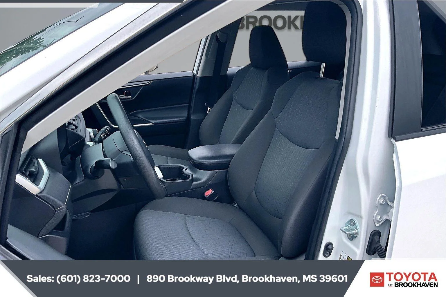 Used 2024 Ice Cap Toyota XLE image 18
