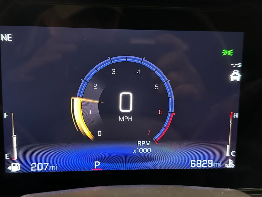 Used 2025 White Chevrolet LT image 29