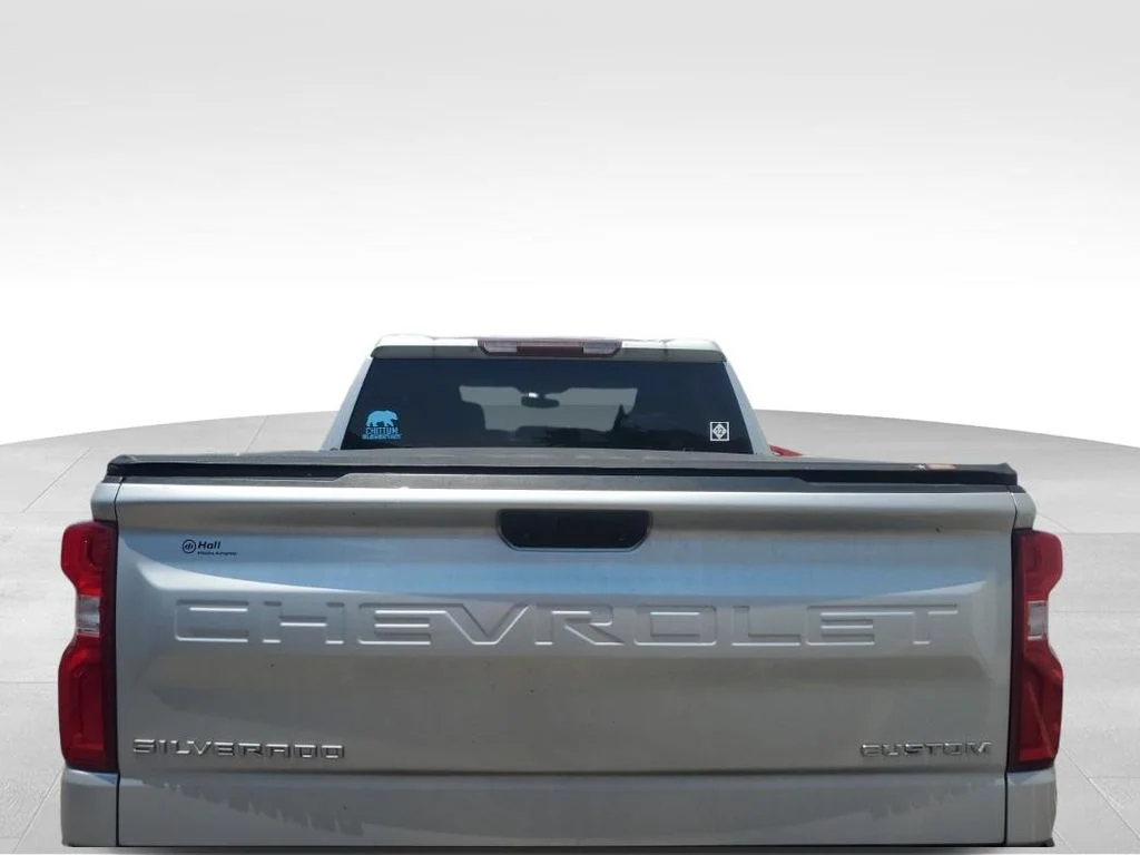 Used 2019 Silver Chevrolet Custom image 4