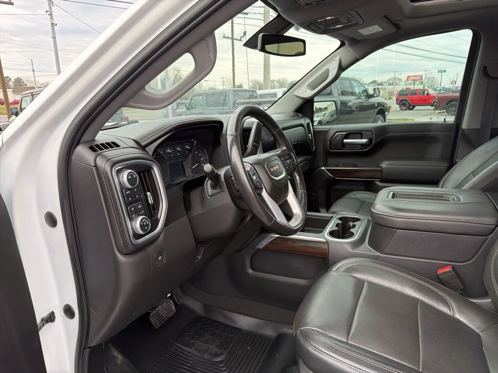 Used 2019 White GMC SLT image 29