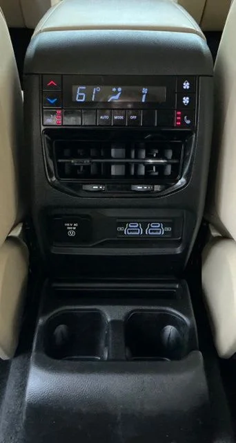Used 2021 Velvet Jeep Limited image 18
