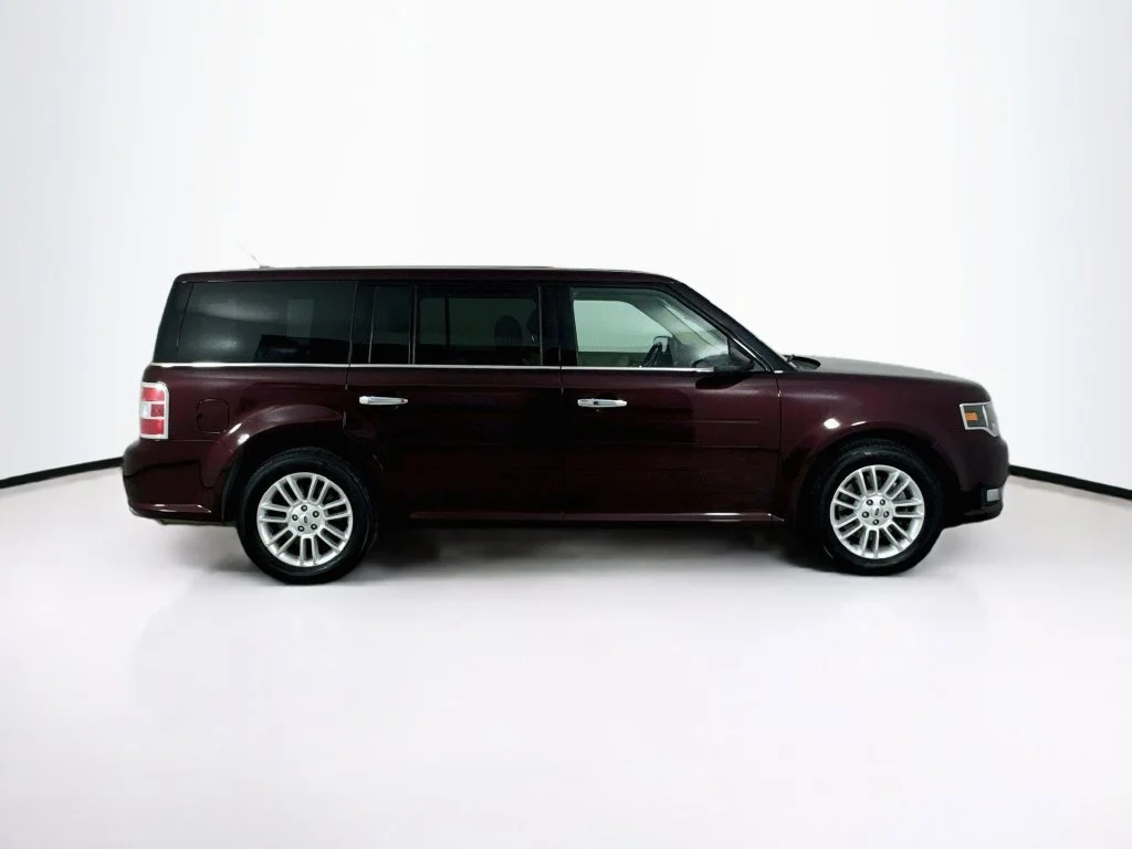 Used 2018 Burgundy Ford SEL image 9