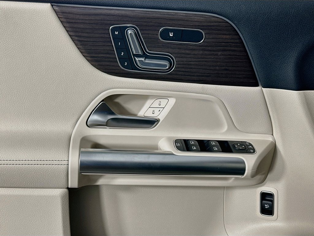 New 2026 Mountain Grey Metallic Mercedes-Benz GLA 250 image 45