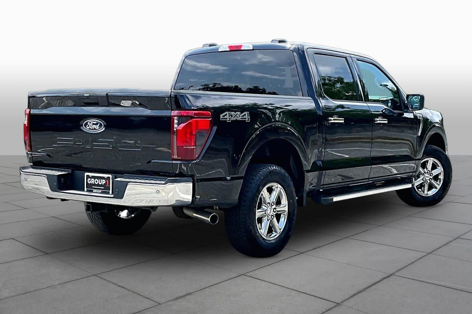 Used 2025 Agate Black Metallic Ford XLT image 12
