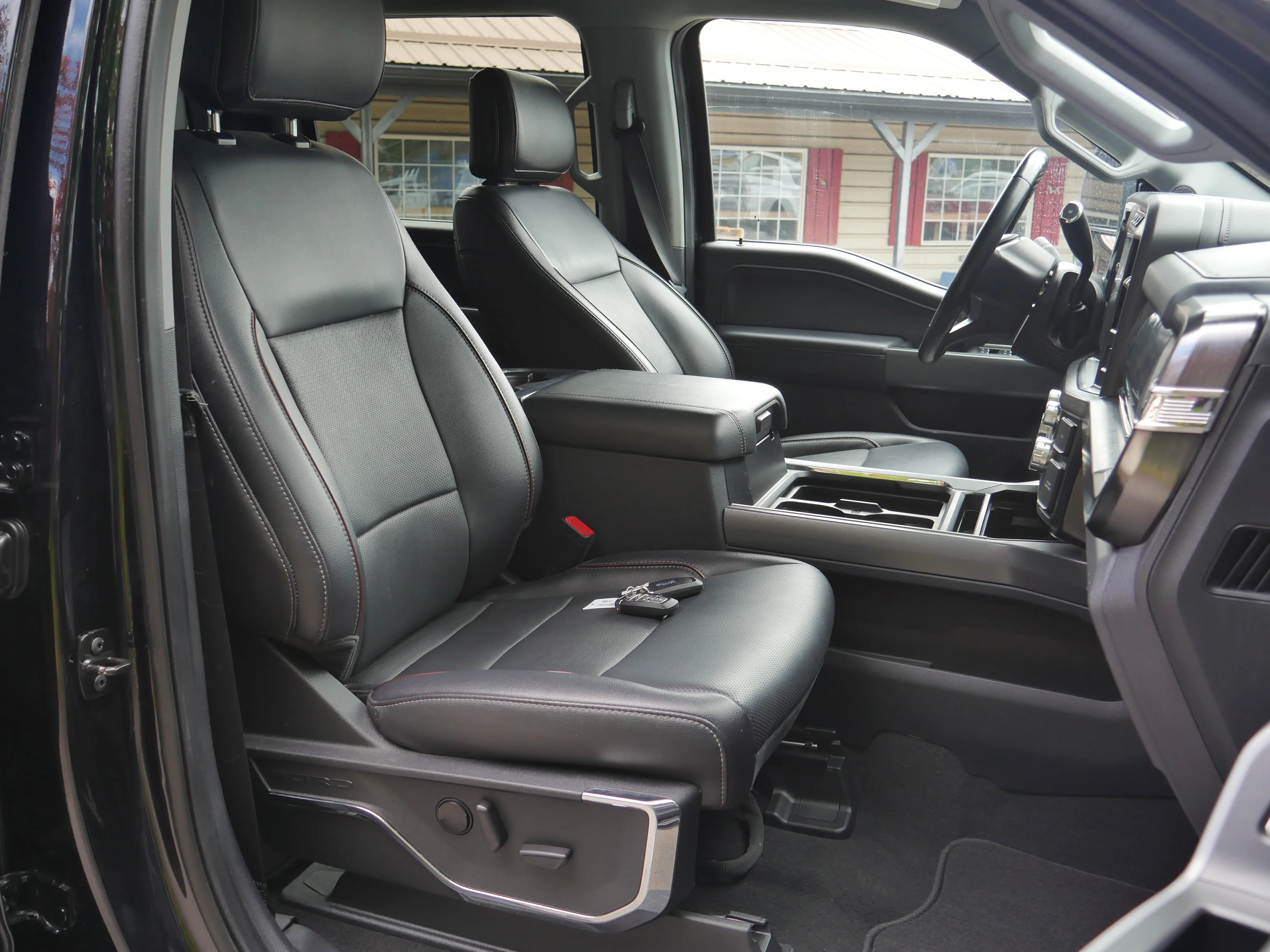 Certified Used 2024 Agate Black Metallic Ford LARIAT image 30