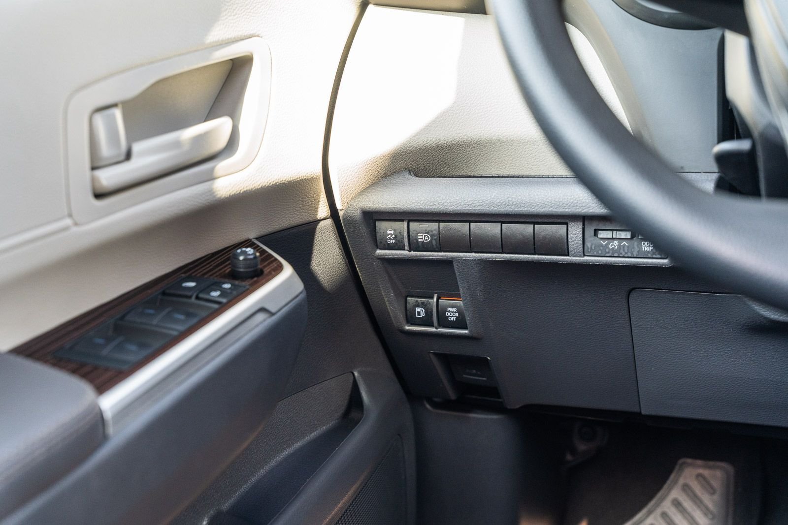 2024 Toyota Sienna LE - Photo 32
