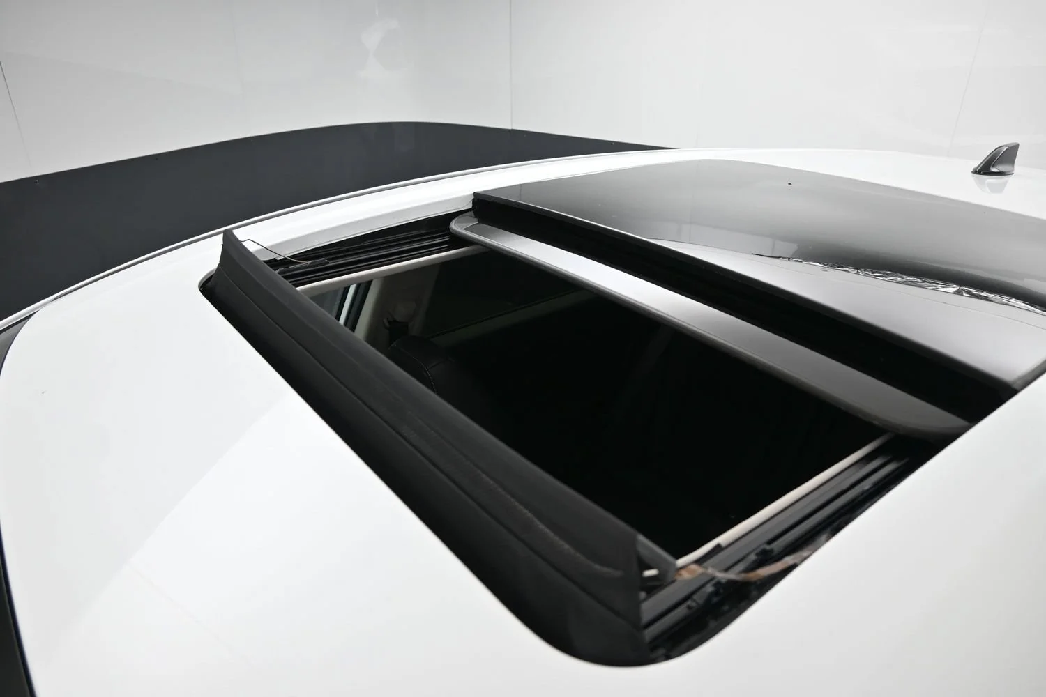 New 2026 Everest White Pearl TriCoat Nissan SL image 21