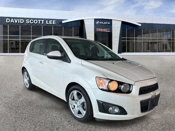 Used 2015 WHITE DIAMOND TRICOAT Chevrolet LTZ image 5