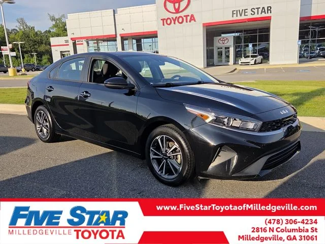 Used 2023 Black Kia LXS image 1